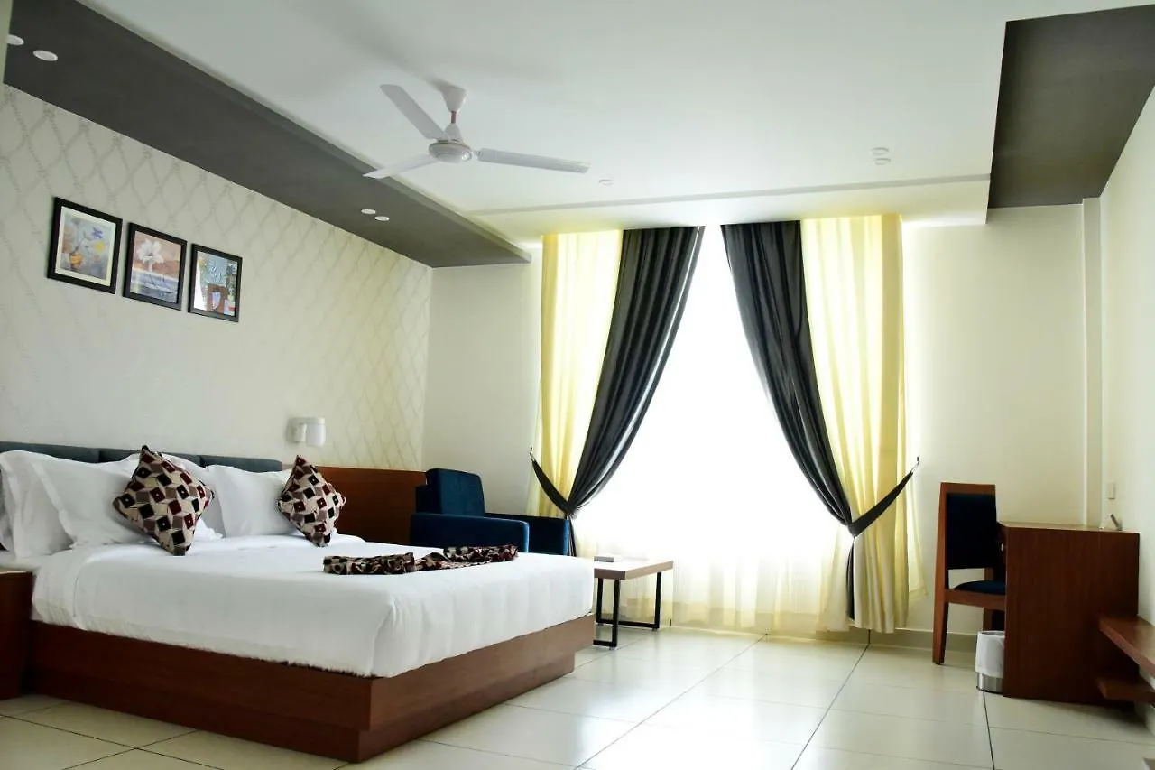 Hotel Jaas Continental Edappal